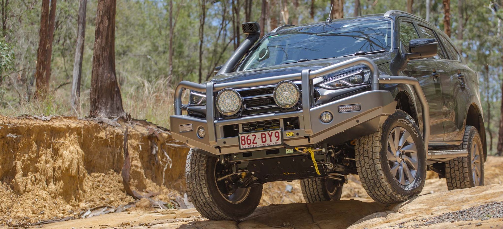 Built by ISUZU<span style=